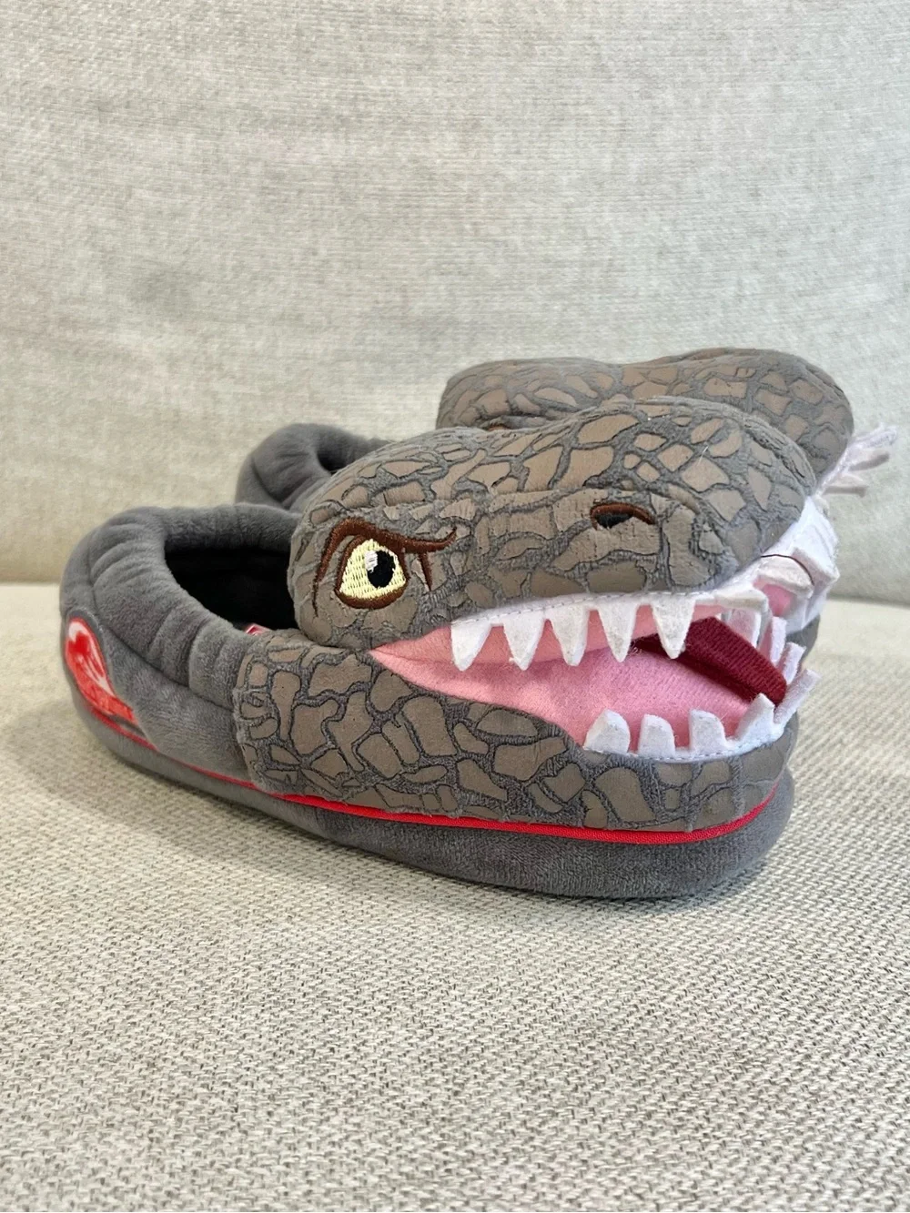 Jurassic World Size 11/12 Kids T-Rex Plush Slippers EUC Dinosaur
